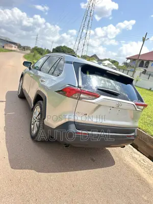 Toyota RAV4 2019 Silver