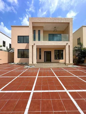 4bdrm Duplex in Accra Metropolitan for sale