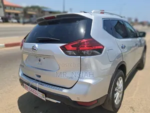 Nissan Rogue SV FWD 2017.5 2017 Silver