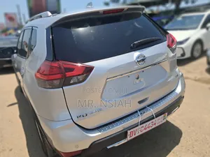 Nissan Rogue SV FWD 2017.5 2017 Silver