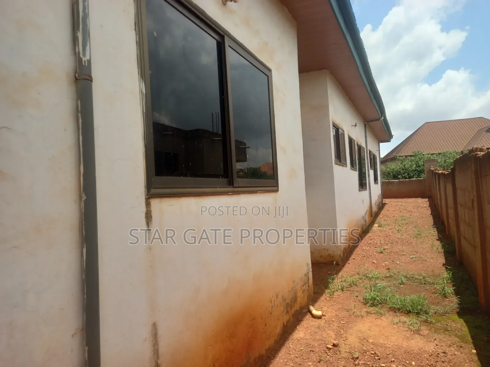 7bdrm House in Pakyi No 2. , Kumasi Metropolitan for sale