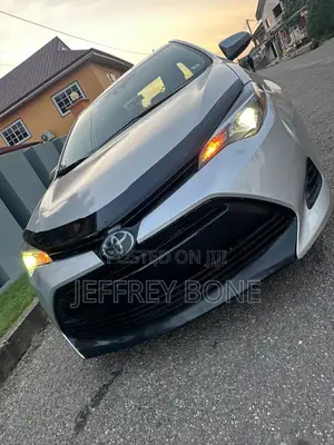 Toyota Corolla LE (1.8L 4cyl 2A) 2019 Silver