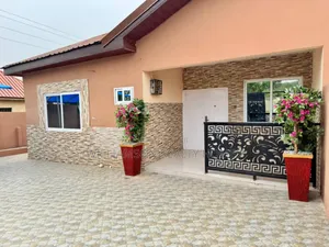 3bdrm House in Budamdrum Area, Kasoa for sale
