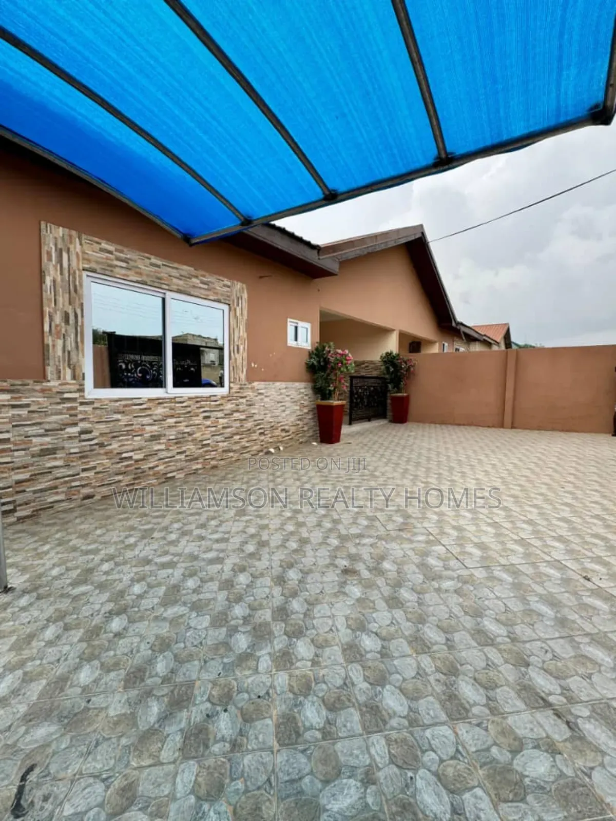 3bdrm House in Budamdrum Area, Kasoa for sale