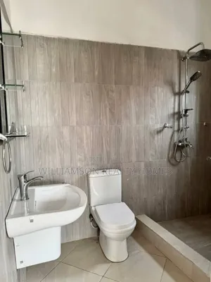 3bdrm House in Budamdrum Area, Kasoa for sale