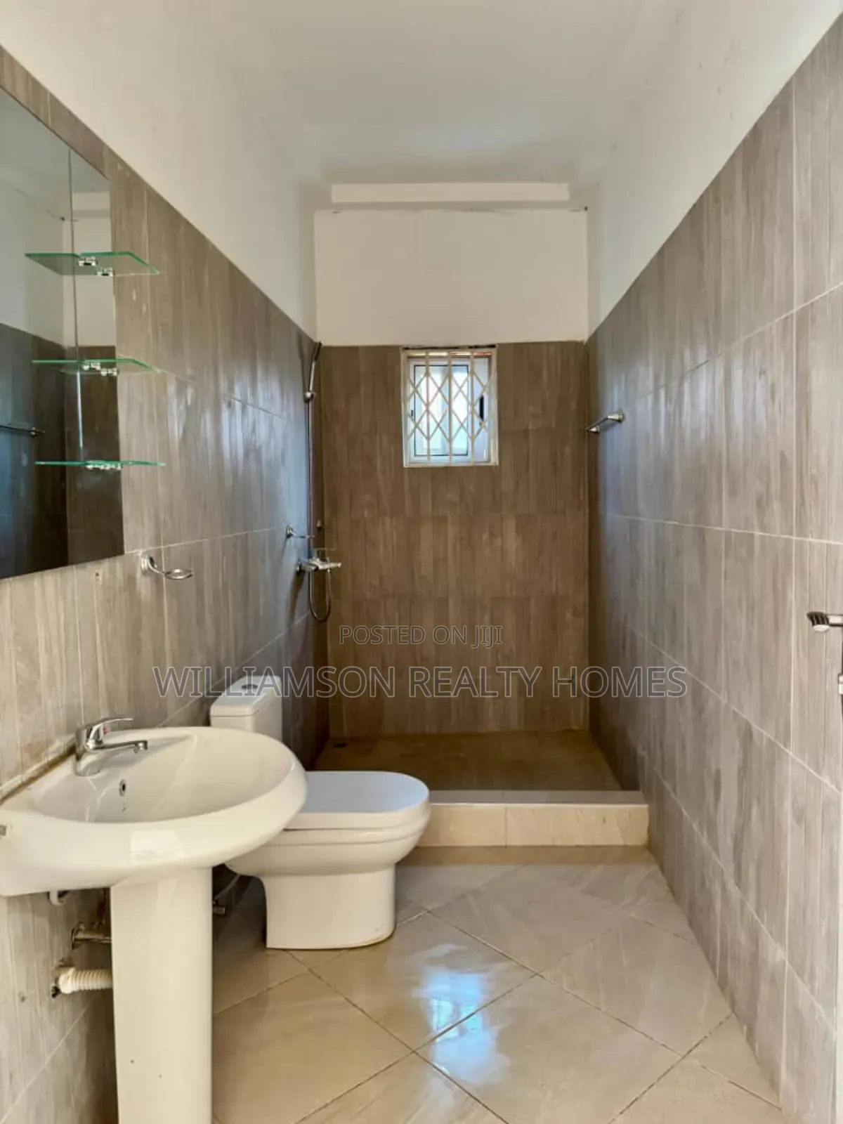 3bdrm House in Budamdrum Area, Kasoa for sale