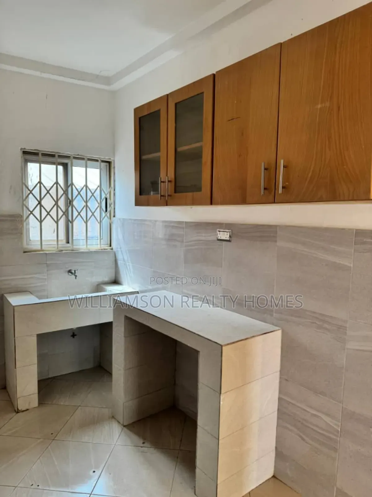 3bdrm House in Budamdrum Area, Kasoa for sale