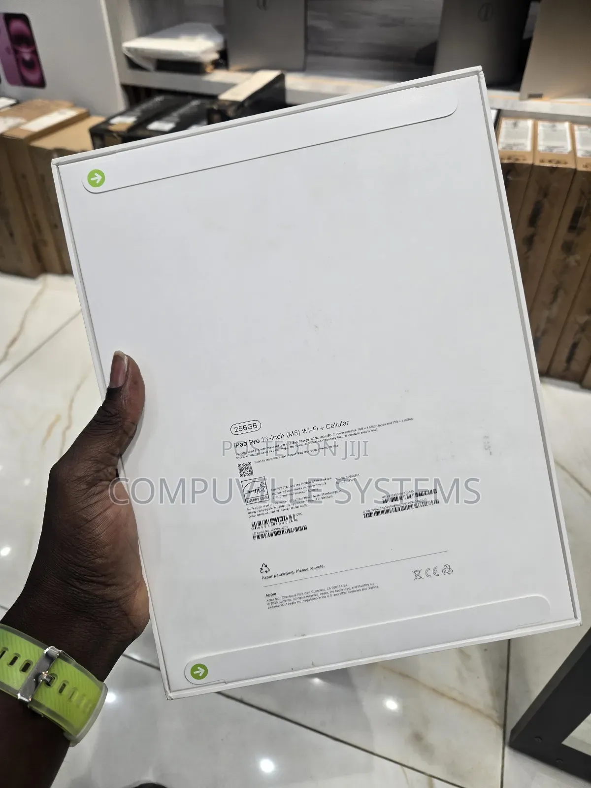 New Apple iPad Pro 13 (2024) 256 GB Black