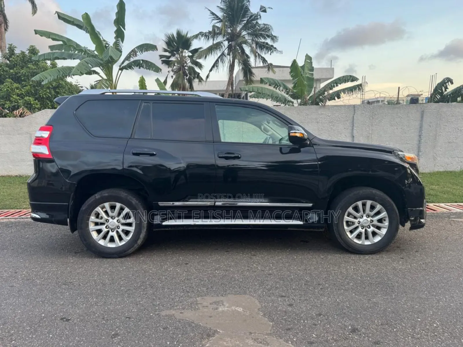 Toyota Land Cruiser Prado 2016 Black