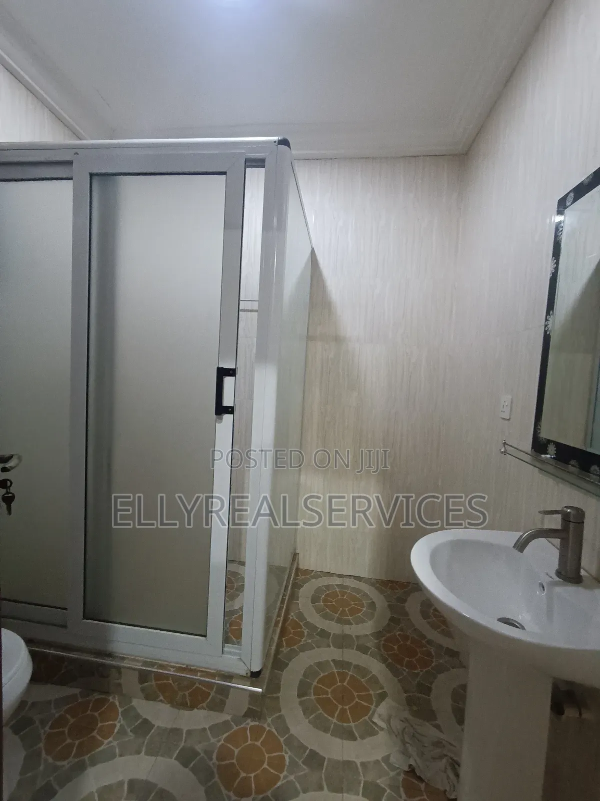 3bdrm Apartment in Ellyrealservices, Owusu Ansah for rent
