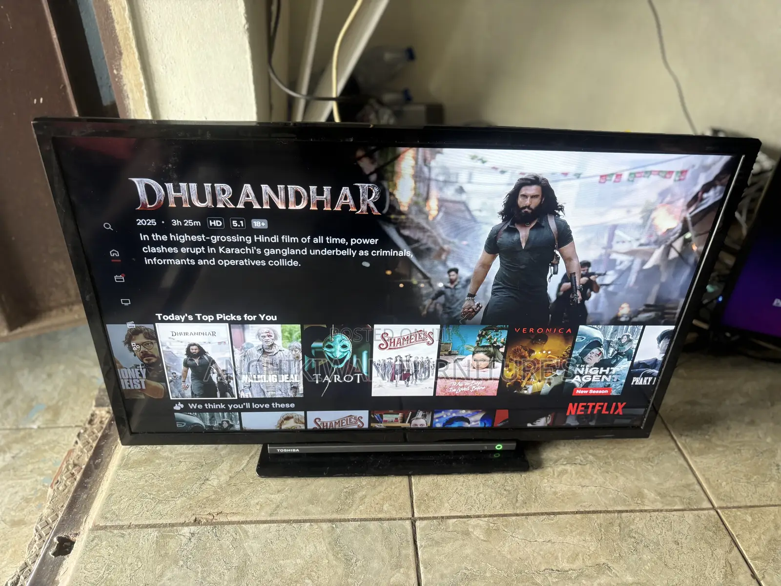 Toshiba 32 Inches,Digital Satellite ,Bluetooth,Netflix,Youtube Tv