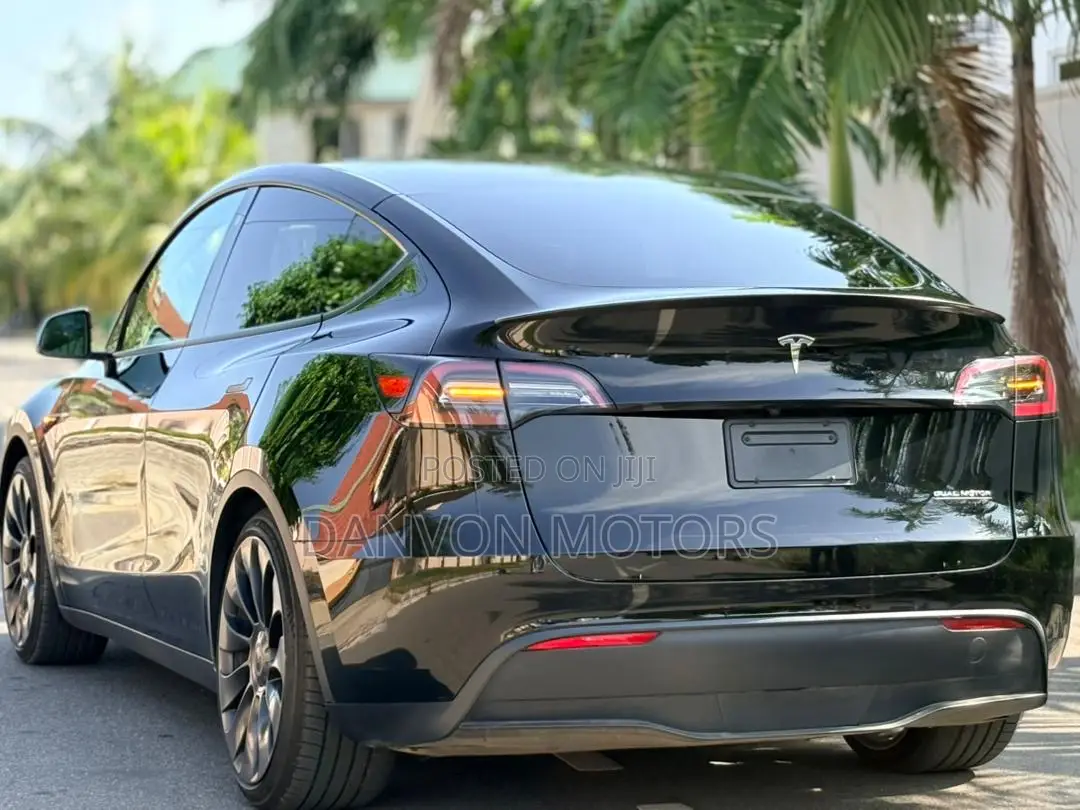 Tesla Model Y 75D kWh Long Range AWD 2023 Black