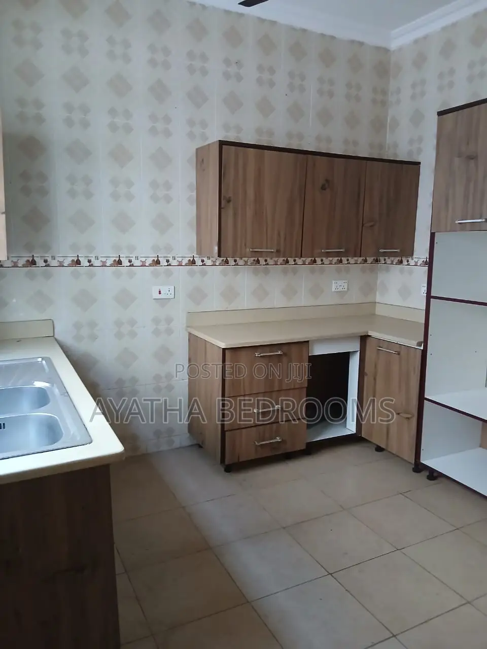 3bdrm House in Coastal, Spintex for rent