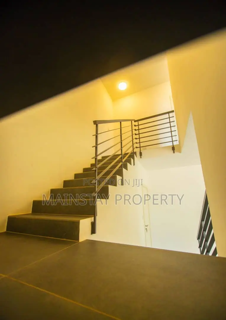 3bdrm Townhouse / Terrace in Oyarifa for rent
