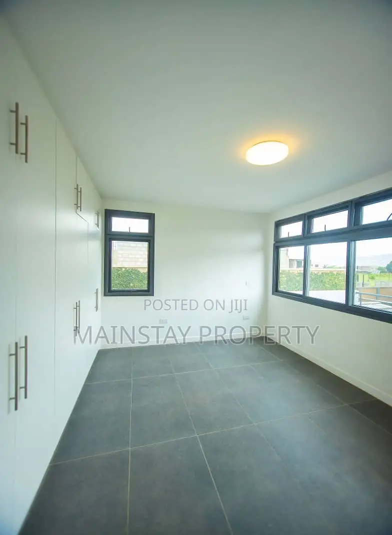 3bdrm Townhouse / Terrace in Oyarifa for rent