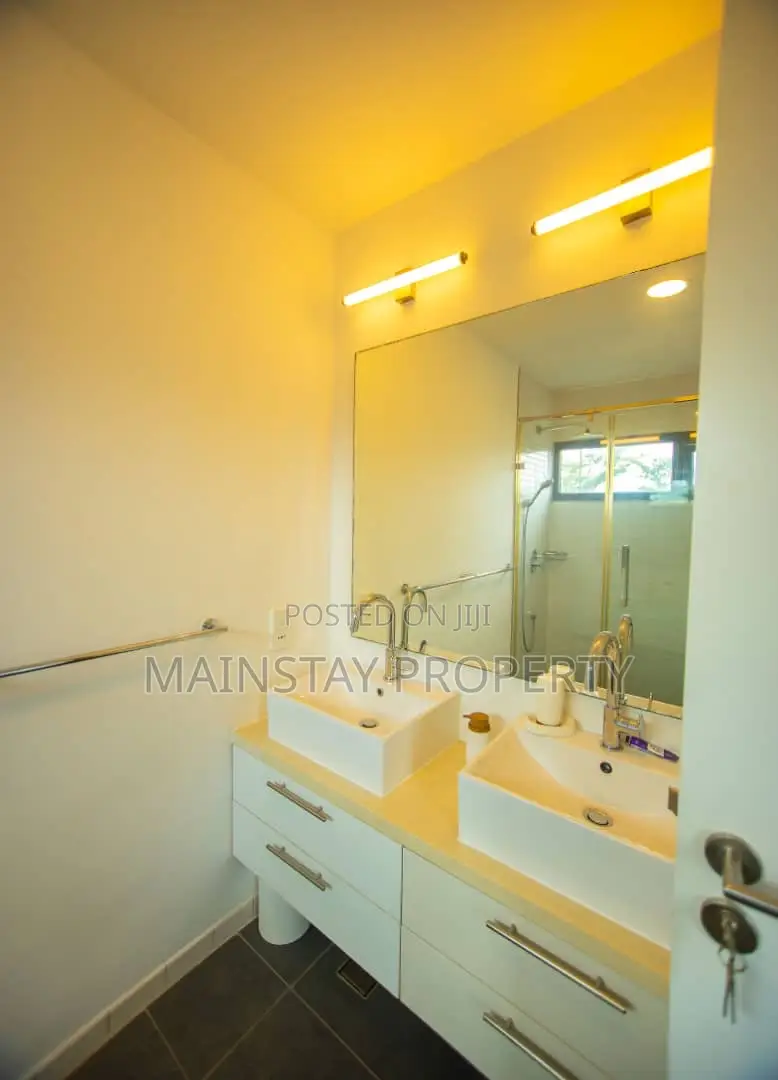 3bdrm Townhouse / Terrace in Oyarifa for rent