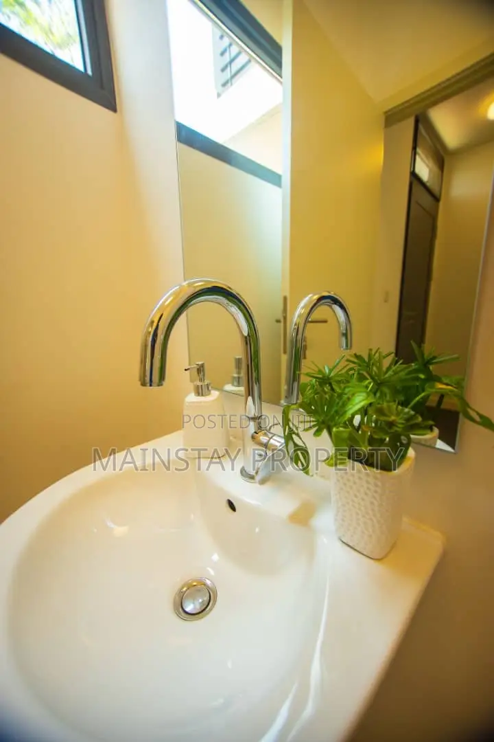 3bdrm Townhouse / Terrace in Oyarifa for rent