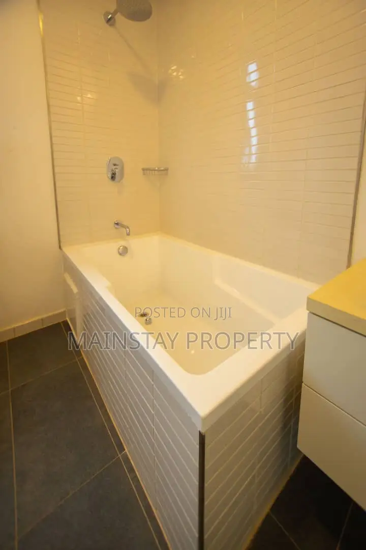 3bdrm Townhouse / Terrace in Oyarifa for rent