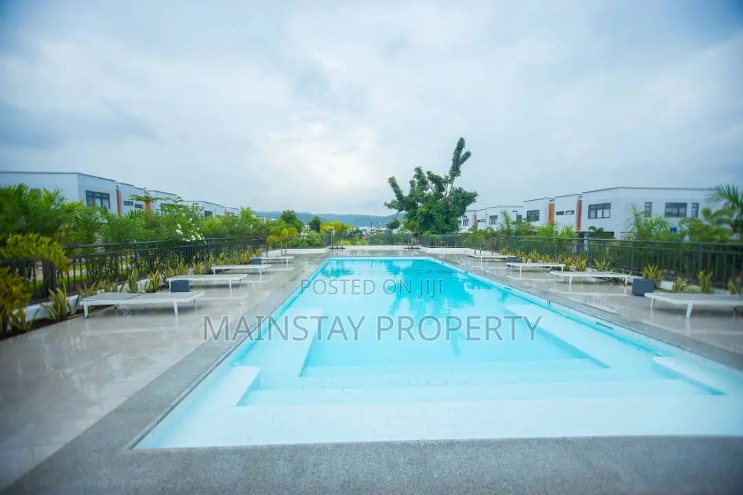 3bdrm Townhouse / Terrace in Oyarifa for rent