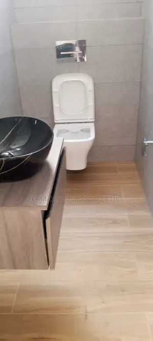 4bdrm House in Dzorwulu, Accra Metropolitan for sale