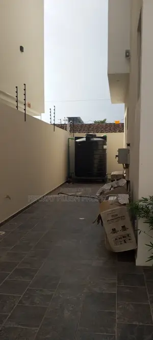 4bdrm House in Dzorwulu, Accra Metropolitan for sale