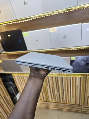 Laptop Dell Latitude 7390 8GB Intel Core i5 SSHD (Hybrid) 256GB