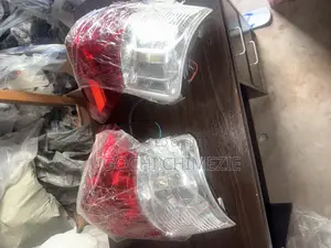 Toyota Tundra 2007/2008/2009/2010/2011/2012/2013 Tail Lights Pair