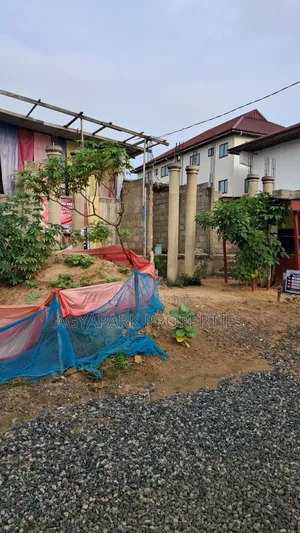 3bdrm Apartment in Amasaman Doblogono for sale
