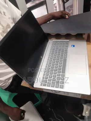New Laptop HP 15S 8GB Intel Core i5 SSD 512GB