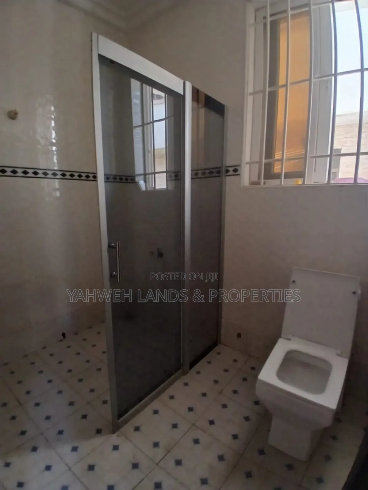 3bdrm Apartment in Spintex, Baatsona Total for rent