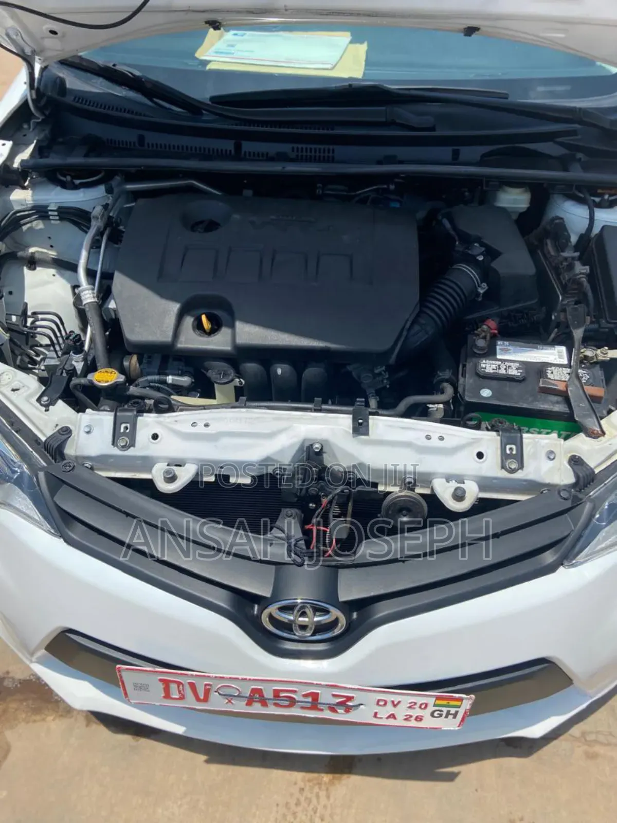 Toyota Corolla LE Eco 4dr Sedan (1.8L 4cyl CVT) 2015 White