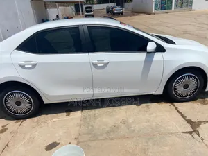Toyota Corolla LE Eco 4dr Sedan (1.8L 4cyl CVT) 2015 White