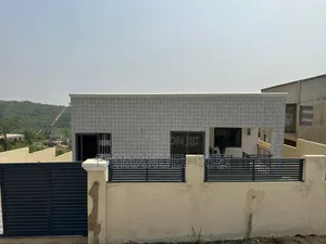 4bdrm House in Aburi for sale