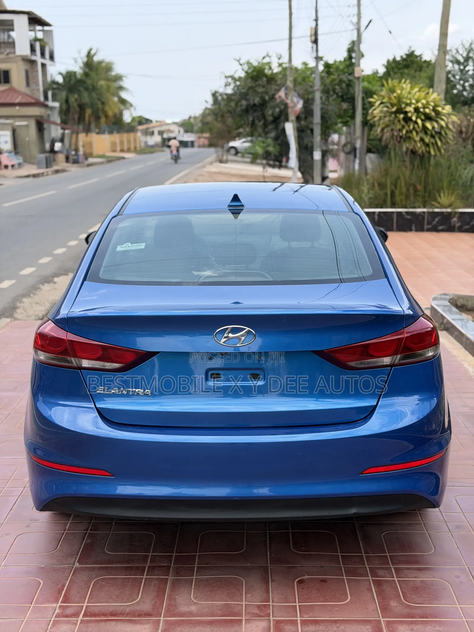 Hyundai Elantra Limited Sedan FWD (2.0L 4cyl 6A) 2017 Blue