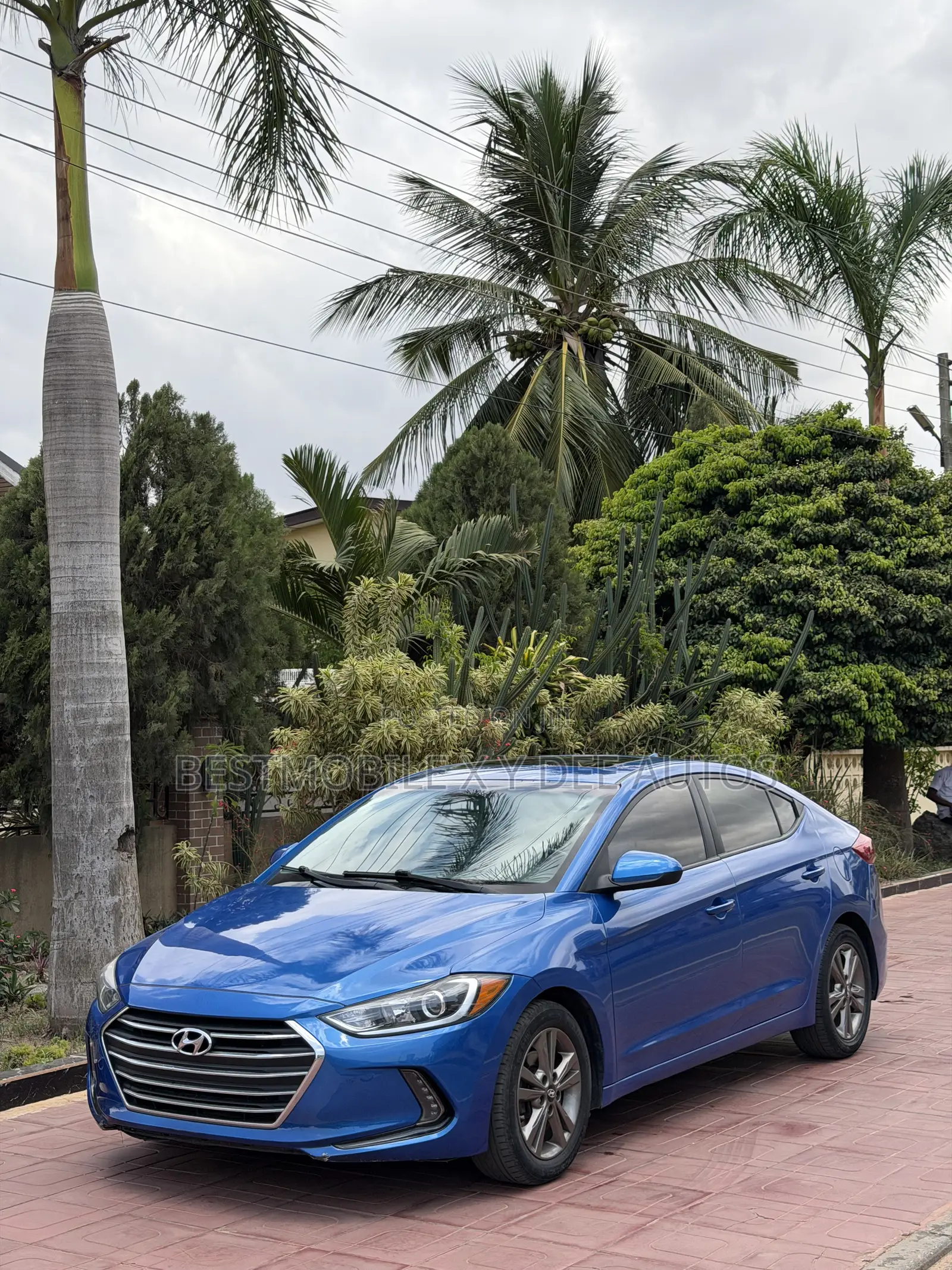 Hyundai Elantra Limited Sedan FWD (2.0L 4cyl 6A) 2017 Blue