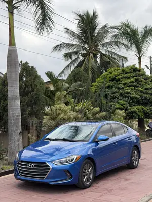Hyundai Elantra Limited Sedan FWD (2.0L 4cyl 6A) 2017 Blue
