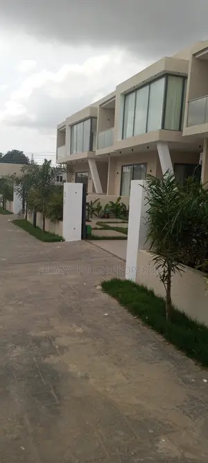 2bdrm House in Ashale Botwe, Accra Metropolitan for sale