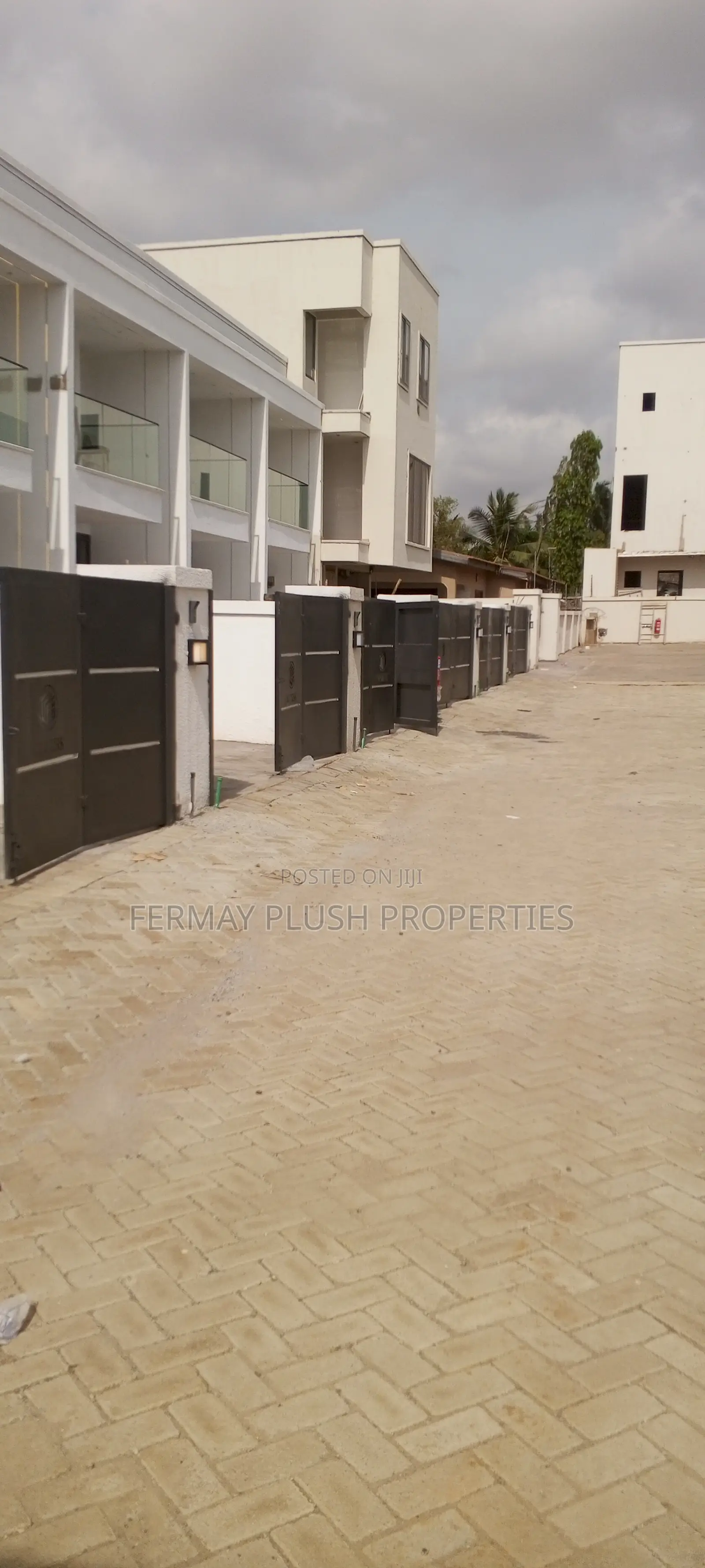 2bdrm House in Ashale Botwe, Accra Metropolitan for sale