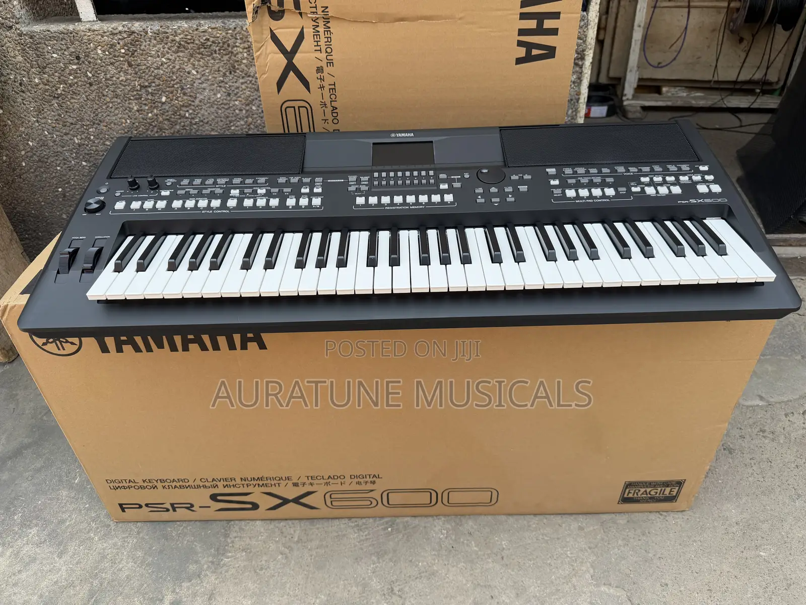 Yamaha PSR-Sx600 61-Keys Keyboard