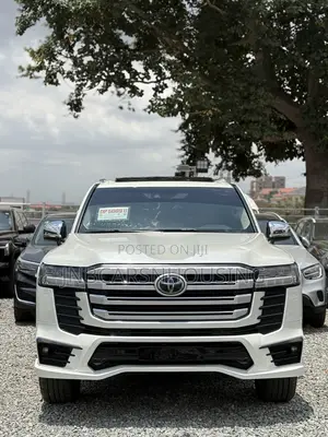 Toyota Land Cruiser 2024 White