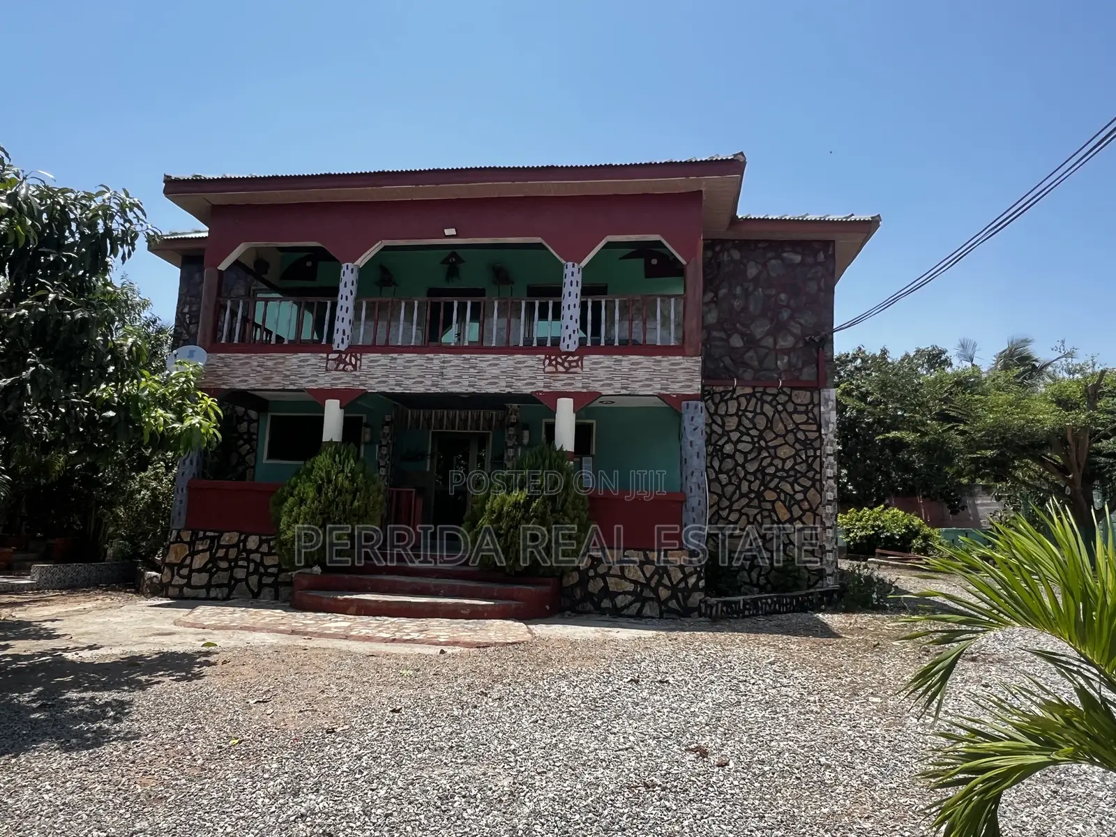 10bdrm House in Accra Metropolitan for sale