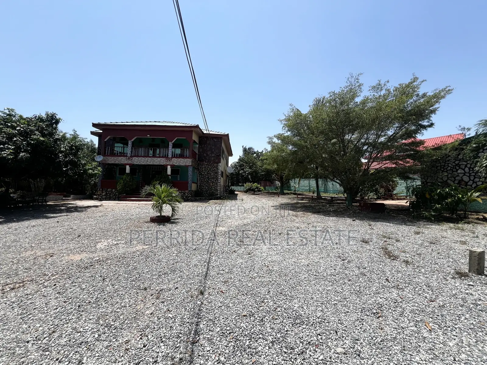 10bdrm House in Accra Metropolitan for sale