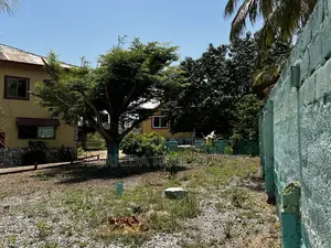 10bdrm House in Accra Metropolitan for sale