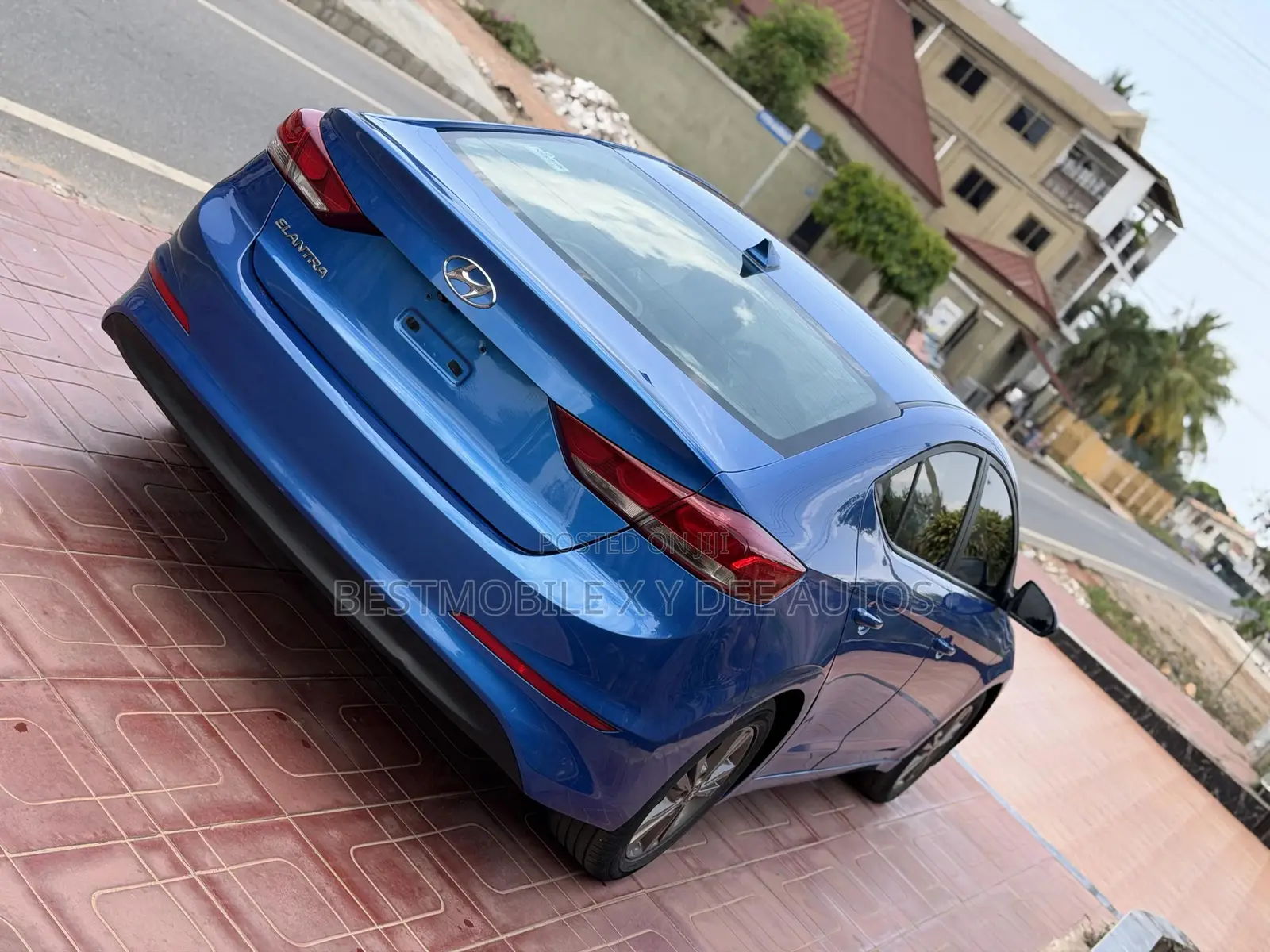 Hyundai Elantra Limited Sedan FWD (2.0L 4cyl 6A) 2017 Blue