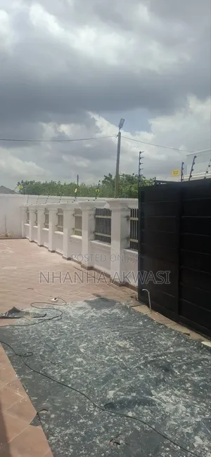 3bdrm House in Community 24, Tema Metropolitan for sale