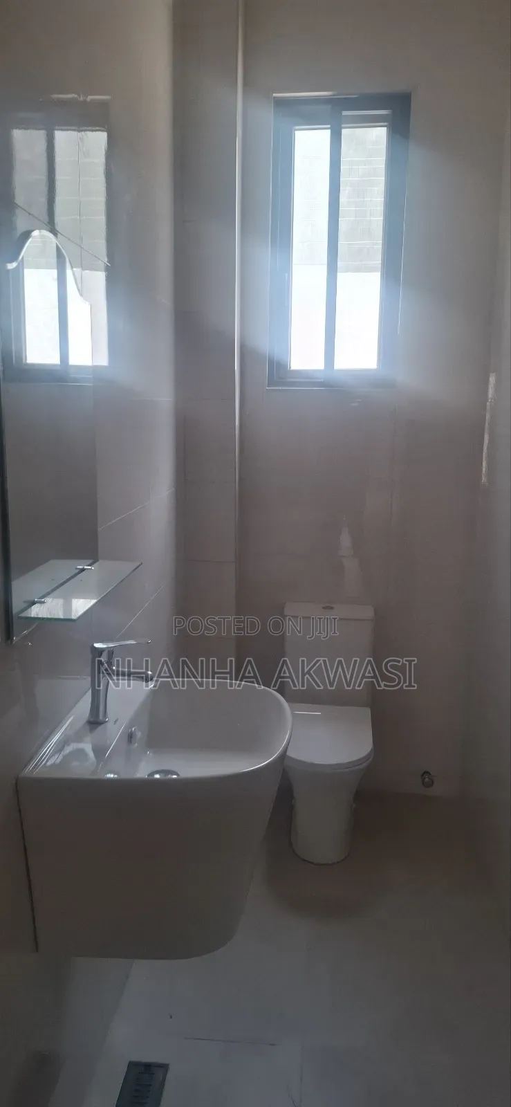 3bdrm House in Community 24, Tema Metropolitan for sale