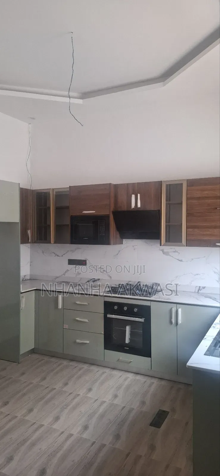 3bdrm House in Community 24, Tema Metropolitan for sale
