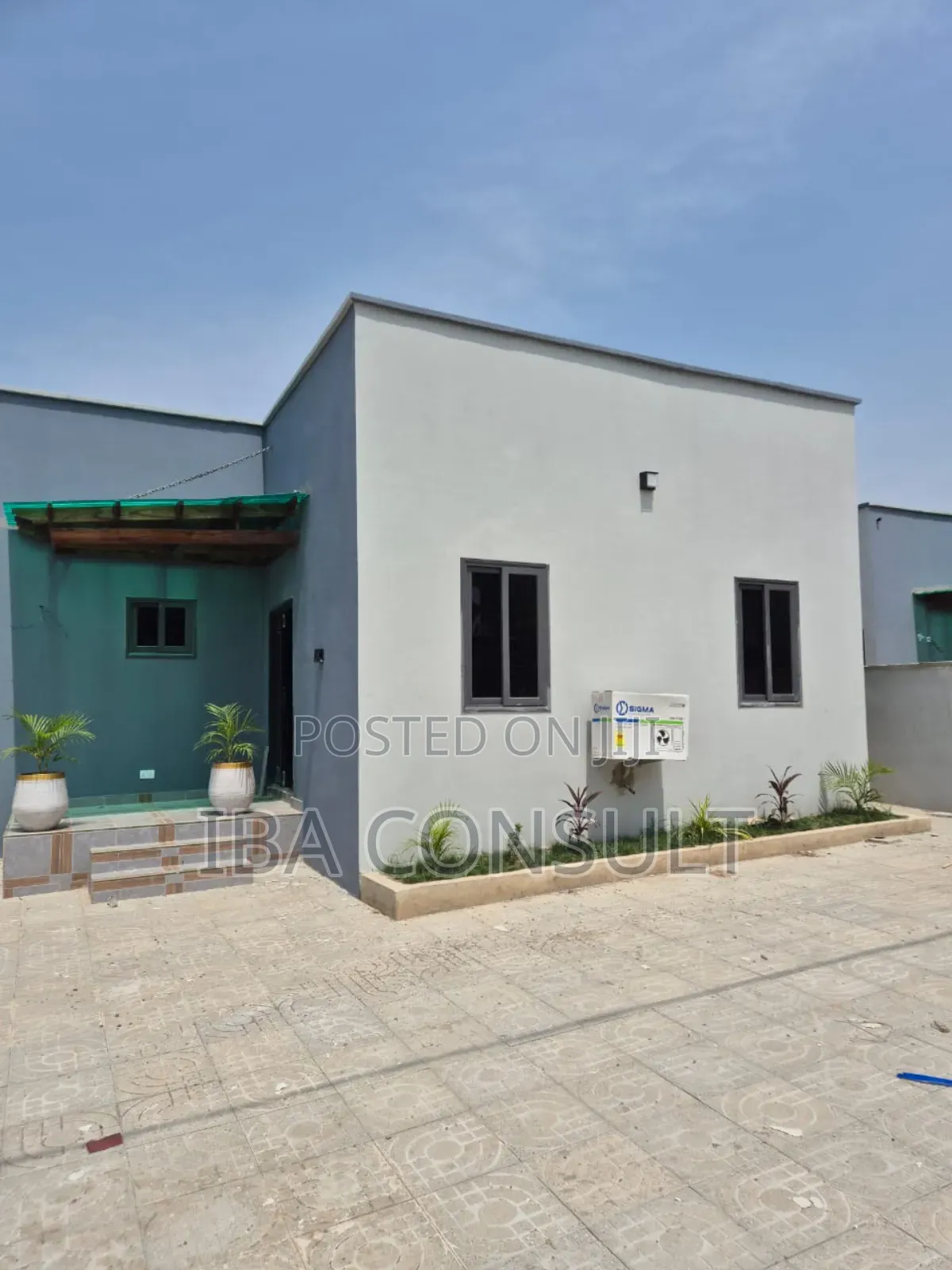 3bdrm Townhouse/Terrace in Ayi Mensah, Oyarifa for sale