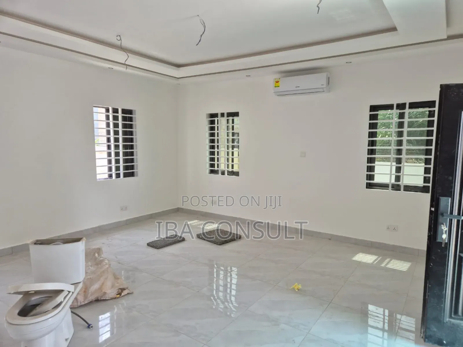 3bdrm Townhouse/Terrace in Ayi Mensah, Oyarifa for sale