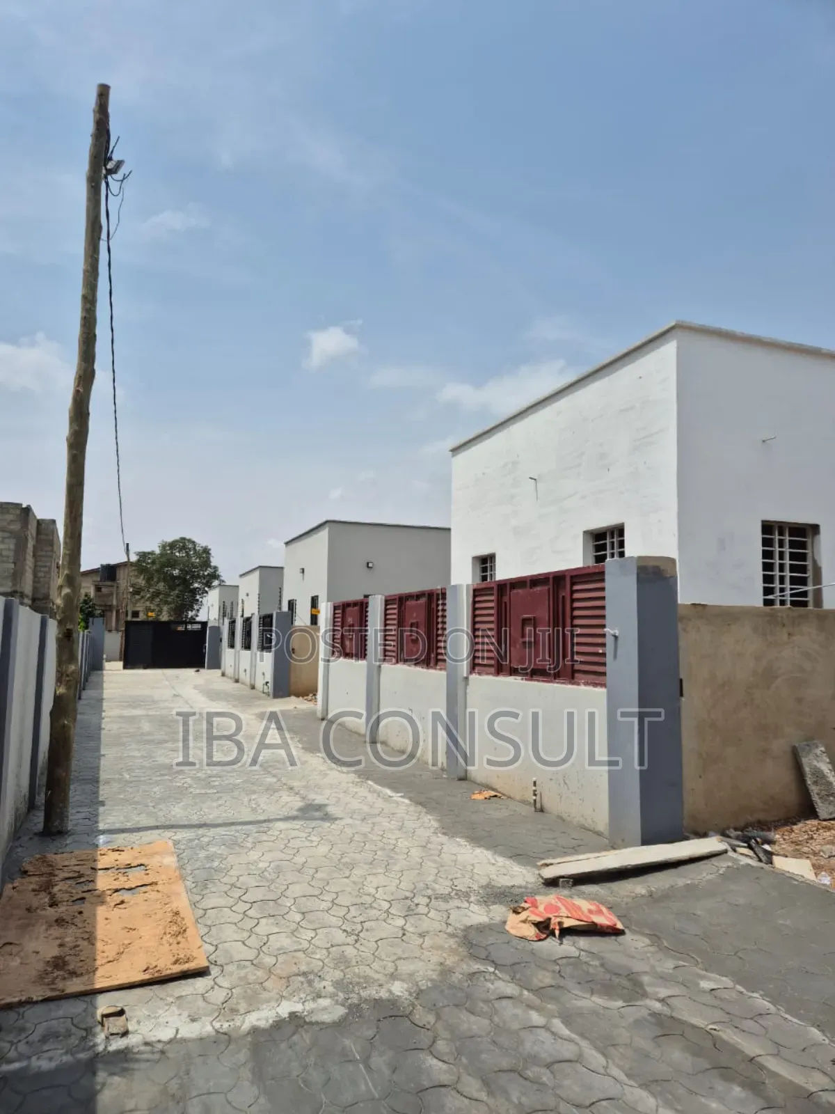 3bdrm Townhouse/Terrace in Ayi Mensah, Oyarifa for sale